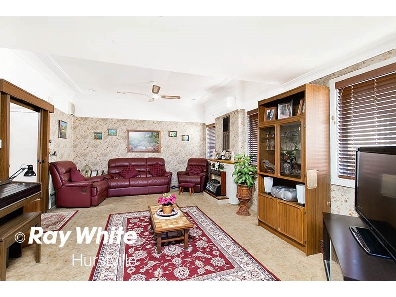 219 Moorefields Road, Roselands NSW 2196