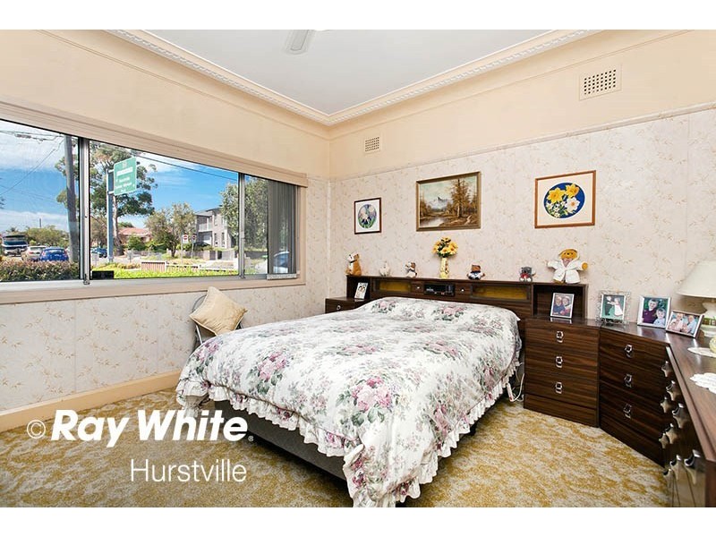 219 Moorefields Road, Roselands NSW 2196