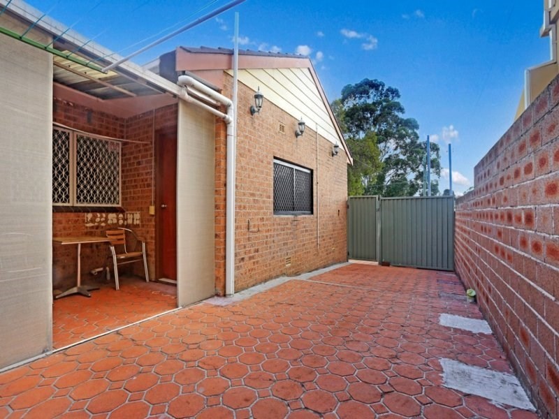 1/63 Clevedon Road, Hurstville NSW 2220