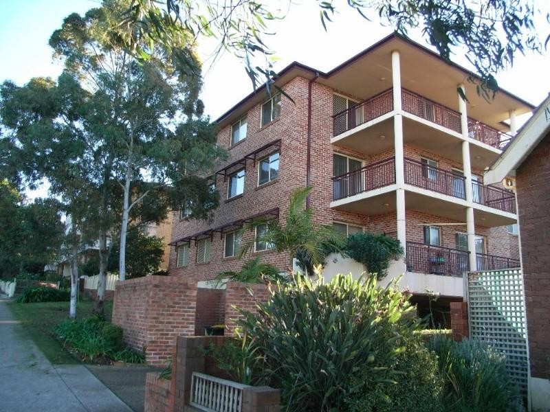 9/76 Queens Road, Hurstville NSW 2220