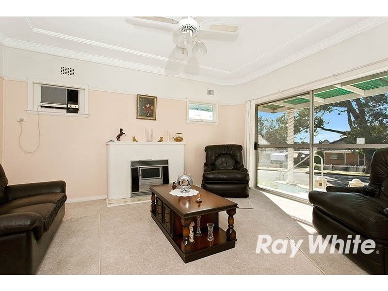 32 Central Road, Beverly Hills NSW 2209