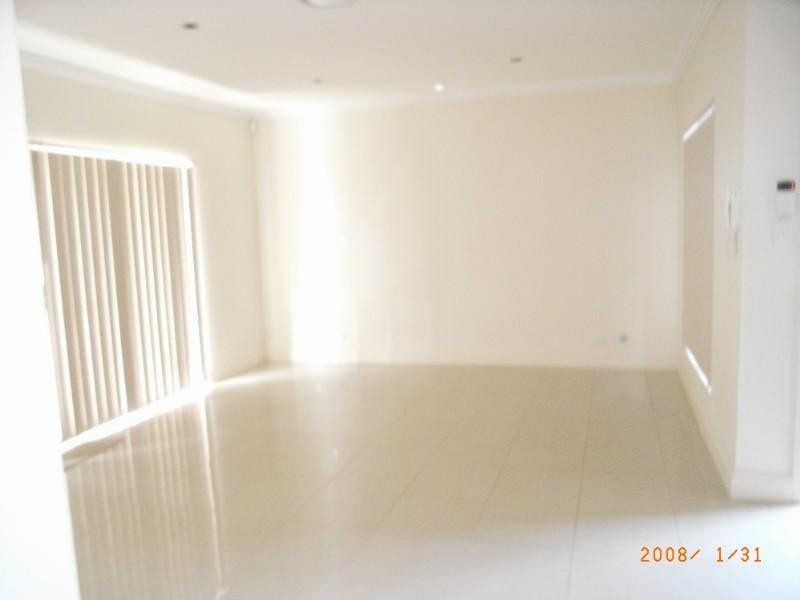 2/13 Greenacre Road, South Hurstville NSW 2221