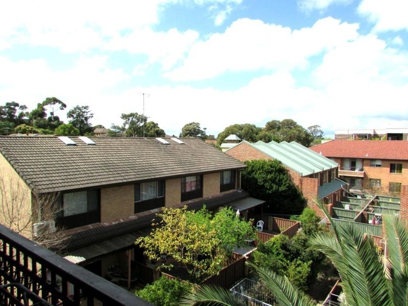 8/28 West Street, Hurstville NSW 2220