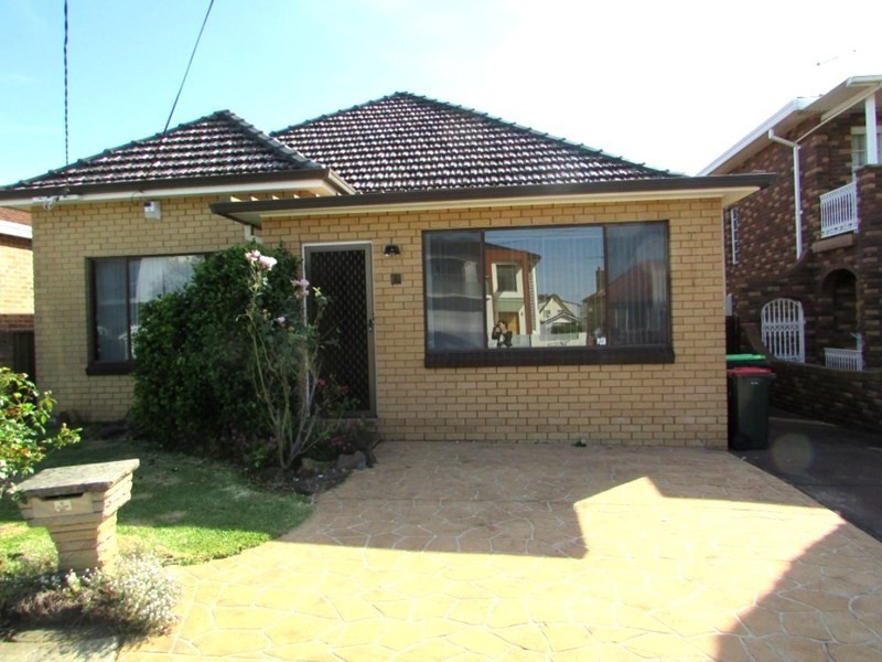 9 Clevedon Road, Hurstville NSW 2220