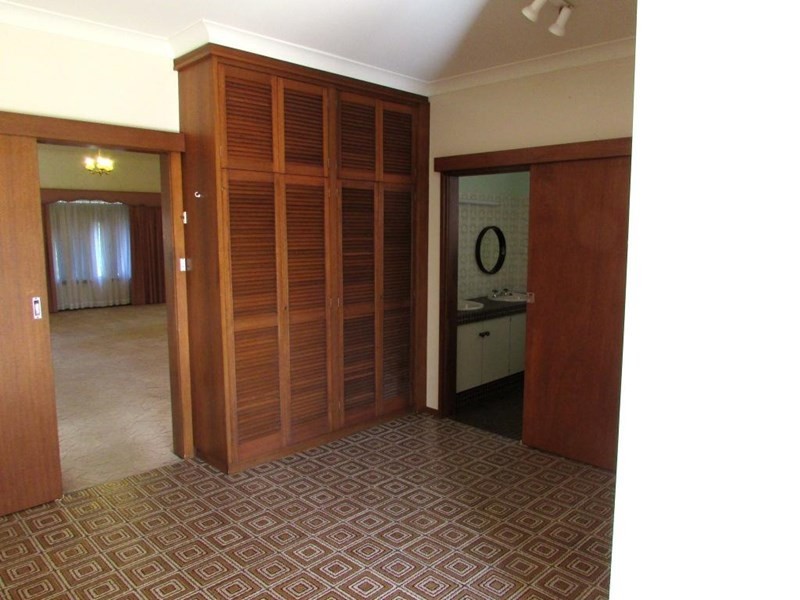 9 Clevedon Road, Hurstville NSW 2220