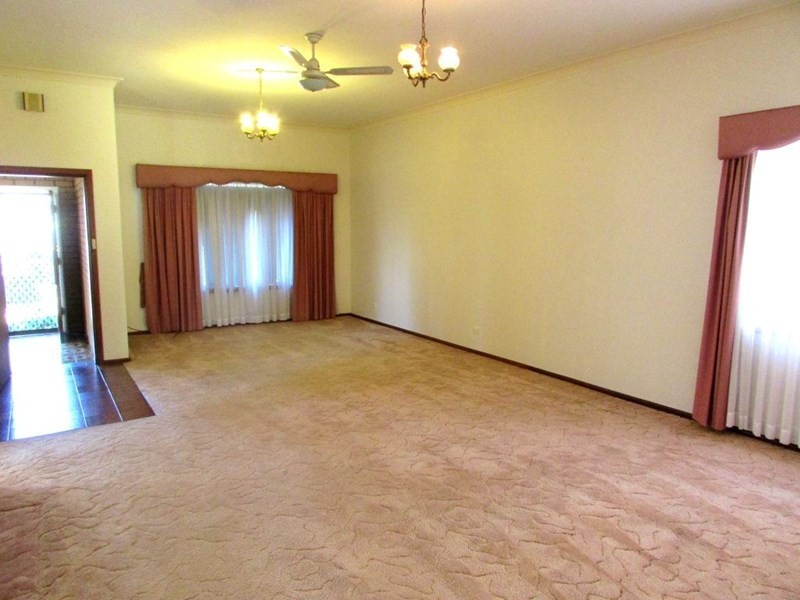 9 Clevedon Road, Hurstville NSW 2220