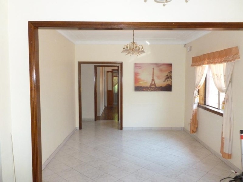 16 Karingal Street, Kingsgrove NSW 2208