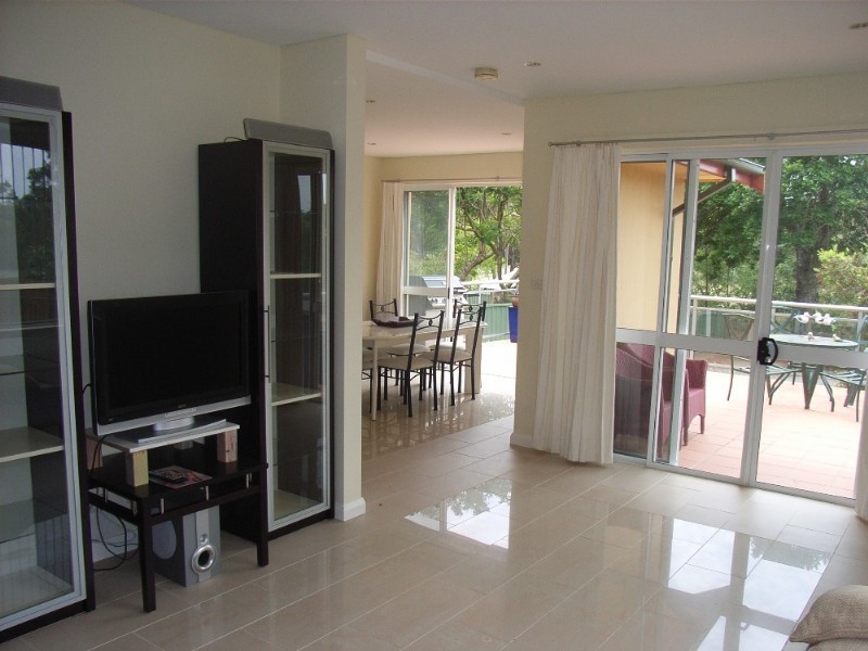 2a East Crescent, Hurstville Grove NSW 2220