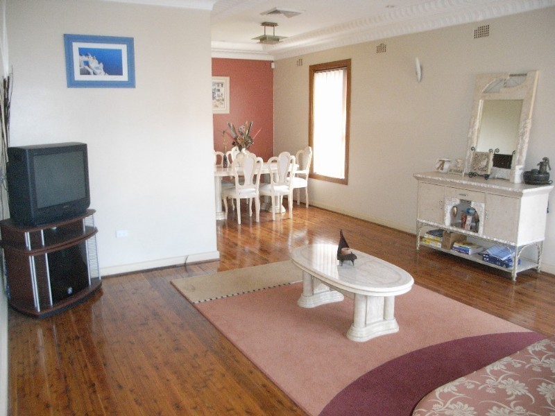 22 Zuttion Avenue, Beverly Hills NSW 2209