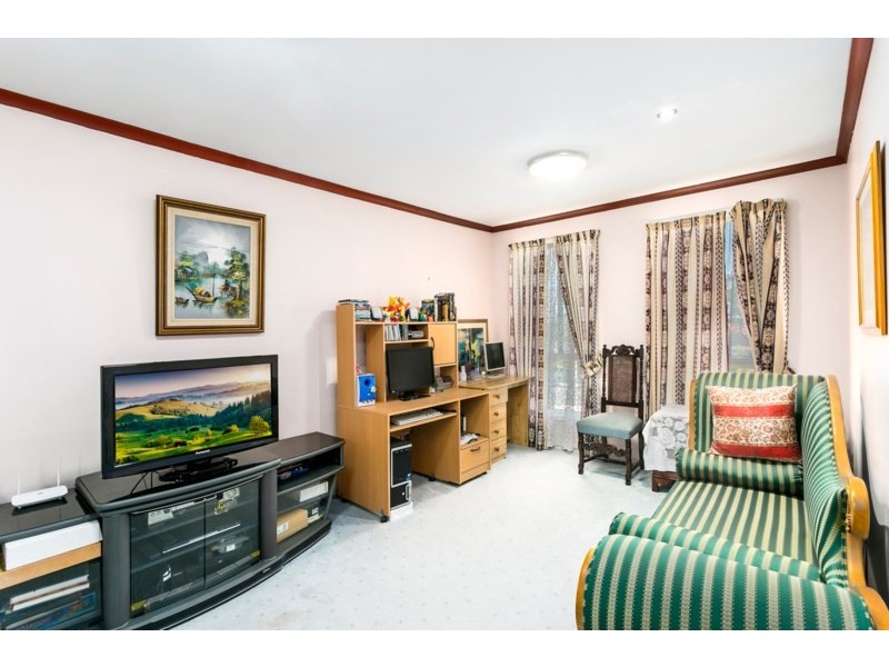 10 Queensbury Road, Penshurst NSW 2222