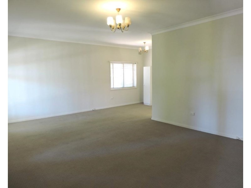 6 Neilson Avenue, Peakhurst NSW 2210