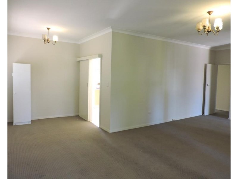 6 Neilson Avenue, Peakhurst NSW 2210