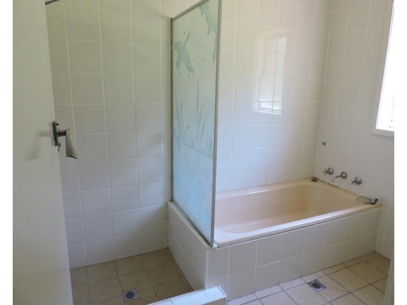 6 Neilson Avenue, Peakhurst NSW 2210