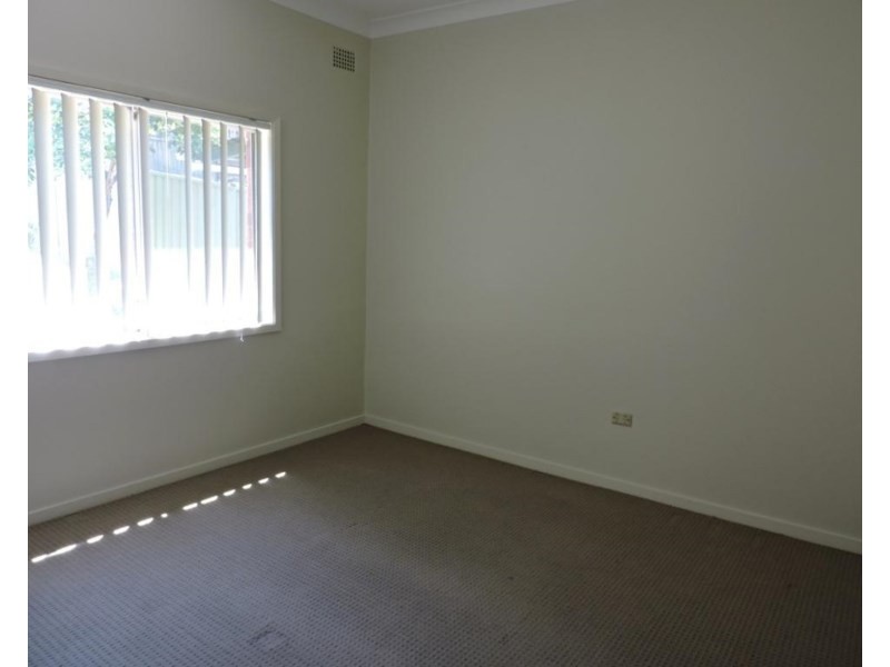 6 Neilson Avenue, Peakhurst NSW 2210