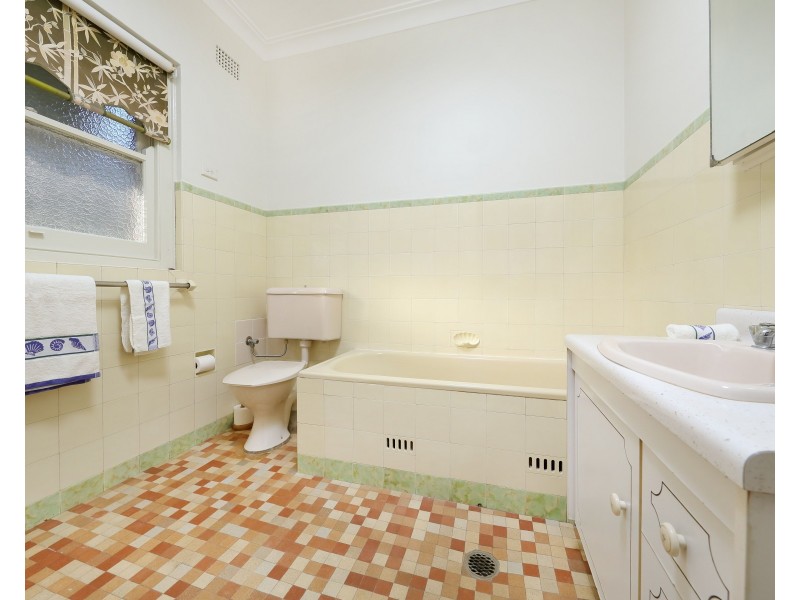 1 Palmer Crescent, Bexley NSW 2207