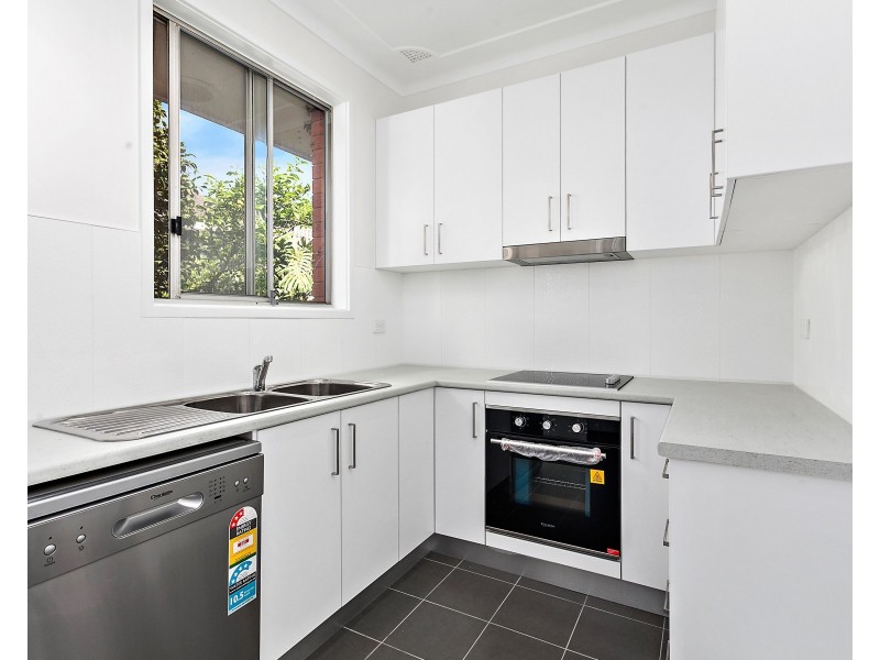 2/35 Bassett Street, Hurstville NSW 2220