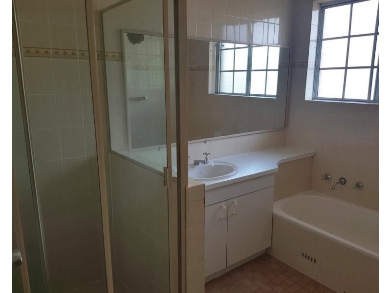 12/26 Hampton Court Road, Carlton NSW 2218