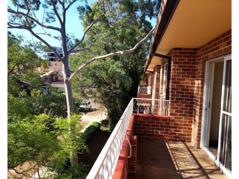 12/26 Hampton Court Road, Carlton NSW 2218