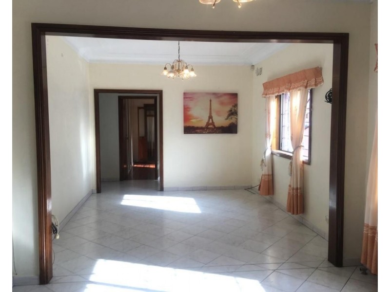 16 Karingal Street, Kingsgrove NSW 2208