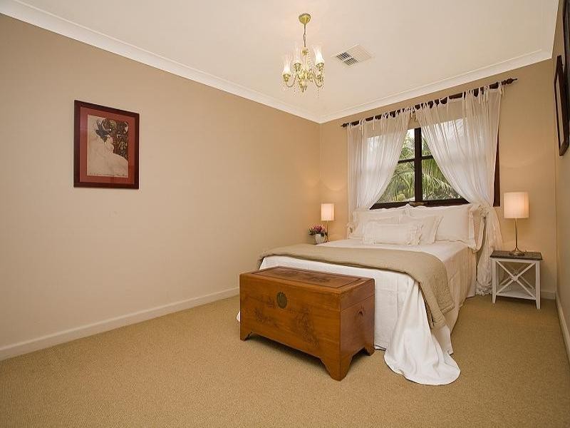 34 Robyn Street, Peakhurst Heights NSW 2210