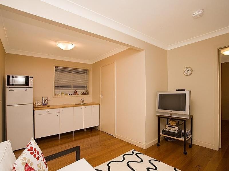 34 Robyn Street, Peakhurst Heights NSW 2210