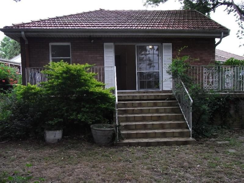 36 Midlothian Avenue, Beverly Hills NSW 2209