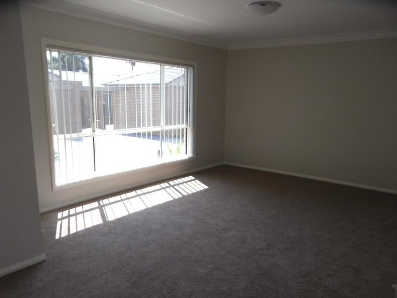 6/6 Waldo Crescent, Peakhurst NSW 2210