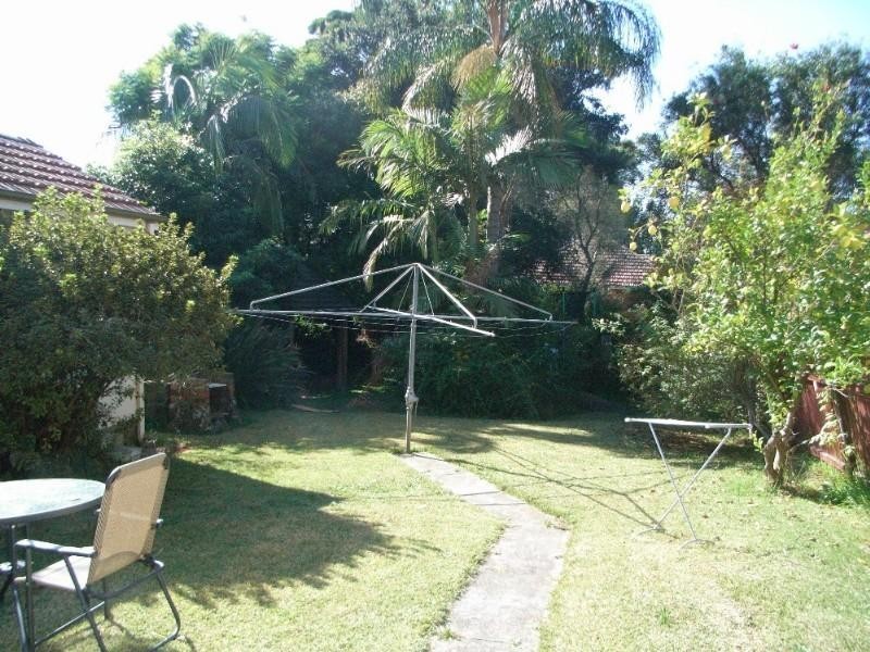 6 Enoggera Road, Beverly Hills NSW 2209