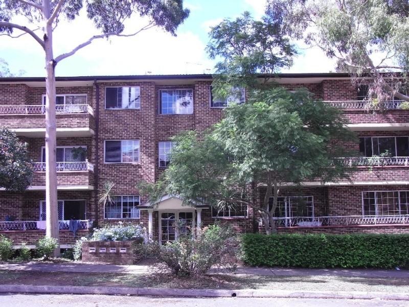 12/26 Hampton Crt Road, Carlton NSW 2218