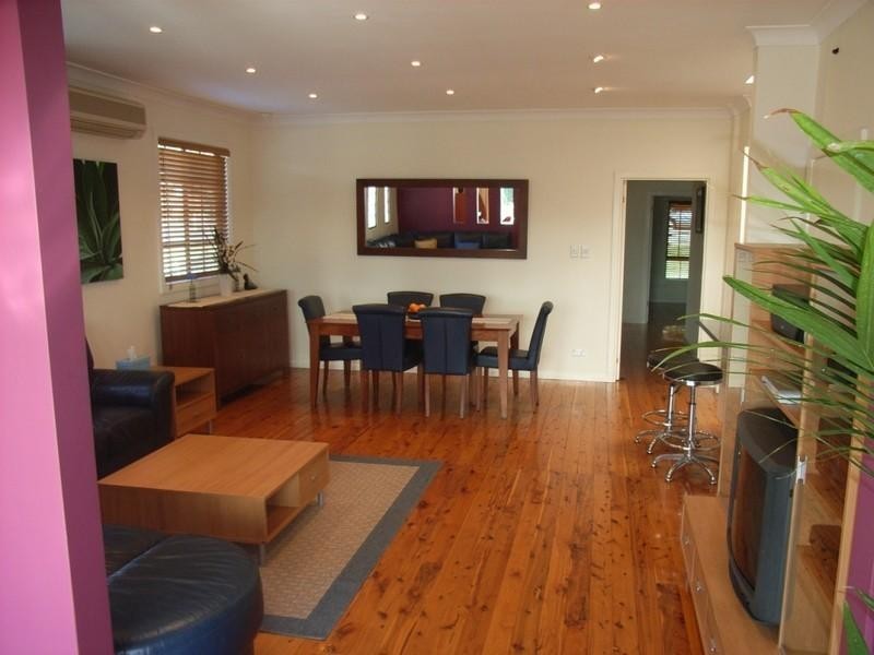 13 Penshurst Road, Roselands NSW 2196