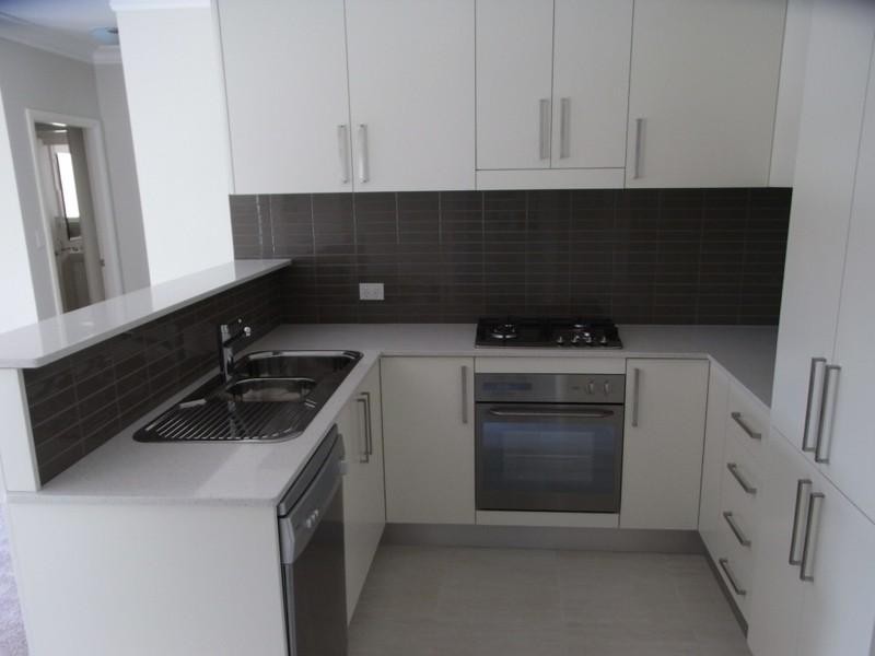 4/6 Waldo Crescent, Peakhurst NSW 2210