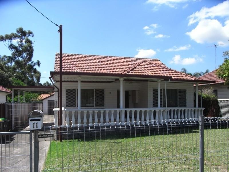 11 Lily Avenue, Riverwood NSW 2210