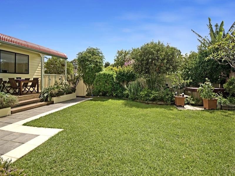 98 Hillcrest Avenue, Hurstville Grove NSW 2220