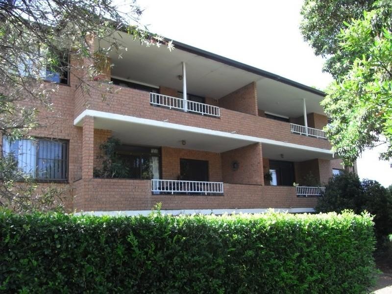 1/2 Caledonian Street, Bexley NSW 2207