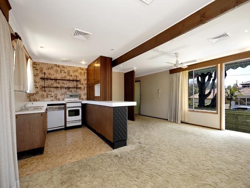 1 Faye Avenue, Blakehurst NSW 2221