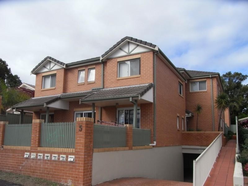 2/5 Romani Avenue, Hurstville NSW 2220