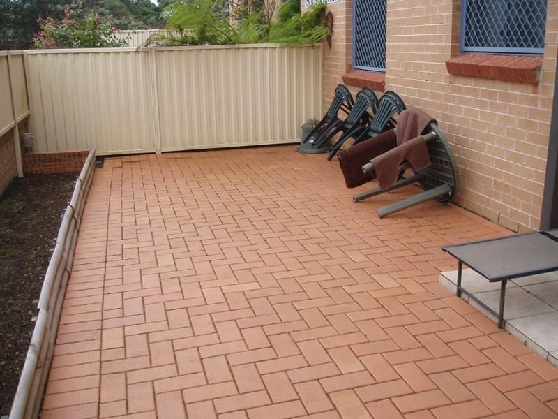 2/1 Hillcrest Avenue, Hurstville NSW 2220