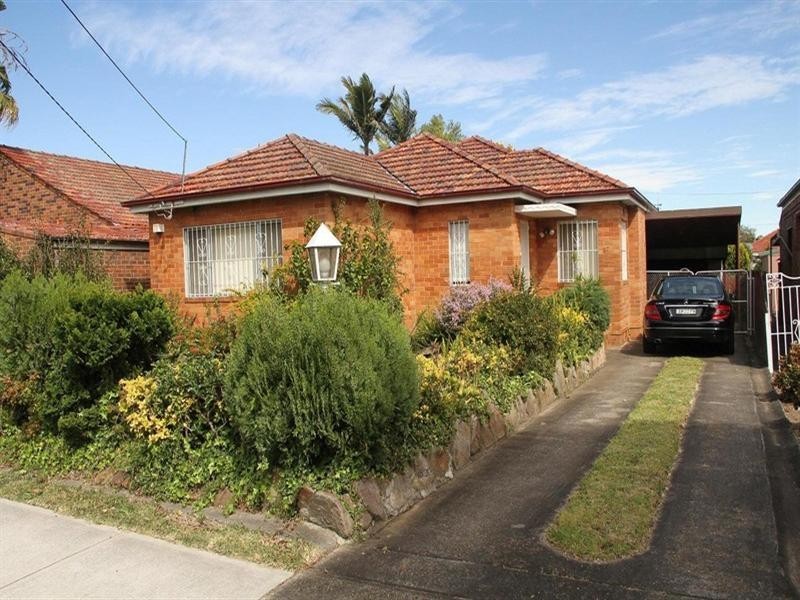 27 Cahill Street, Beverly Hills NSW 2209