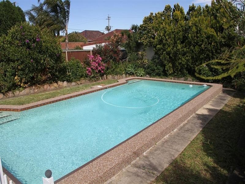 27 Cahill Street, Beverly Hills NSW 2209