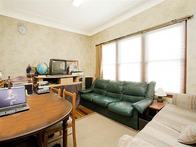 9 Low Street, Hurstville NSW 2220