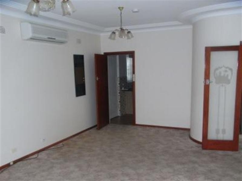 4 Bennett Street, Kingsgrove NSW 2208