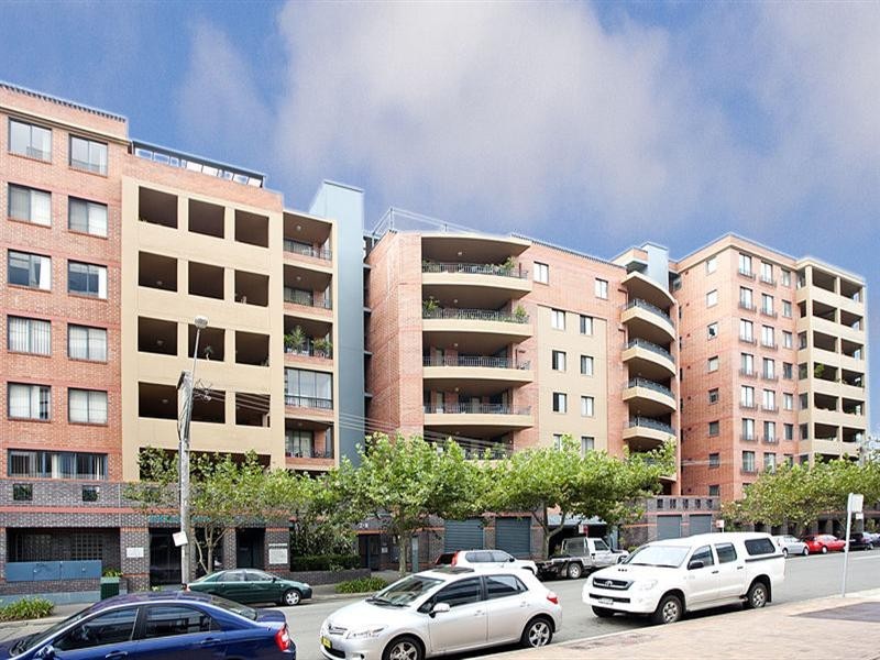 11/2-8 Bridge Street, Hurstville NSW 2220
