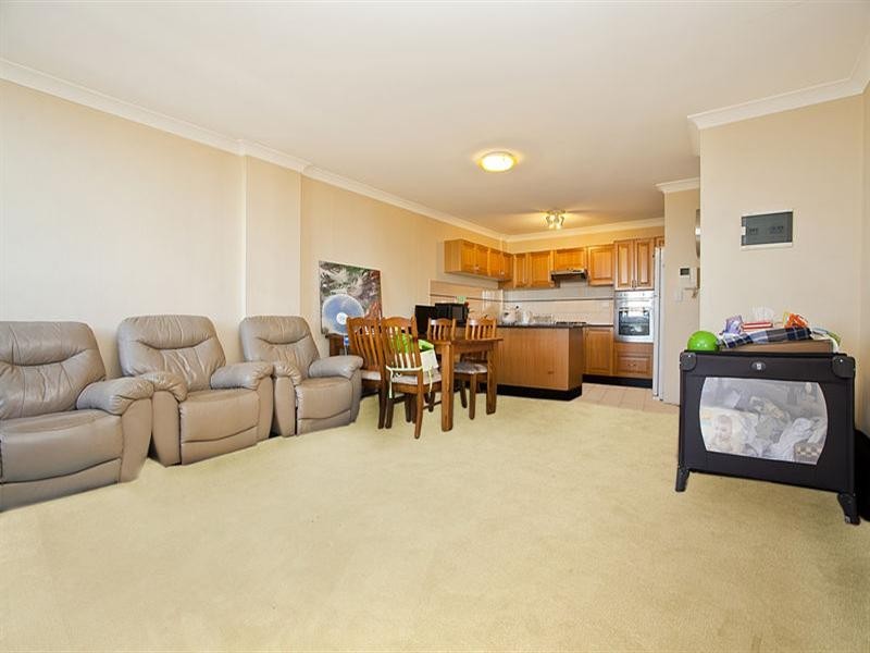 11/2-8 Bridge Street, Hurstville NSW 2220