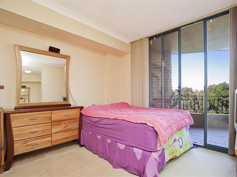11/2-8 Bridge Street, Hurstville NSW 2220
