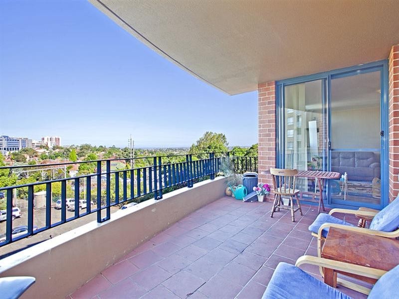 11/2-8 Bridge Street, Hurstville NSW 2220