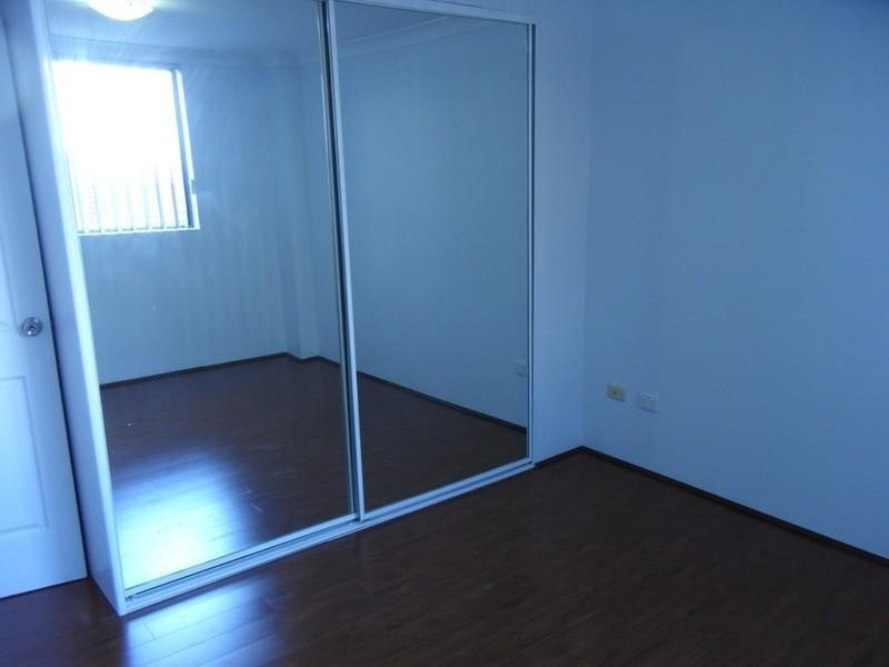 4/107 Forest Road, Hurstville NSW 2220