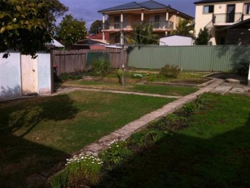 13 Annie Street, Hurstville NSW 2220