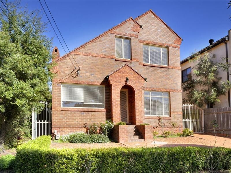 17 Carwar Avenue, Carss Park NSW 2221