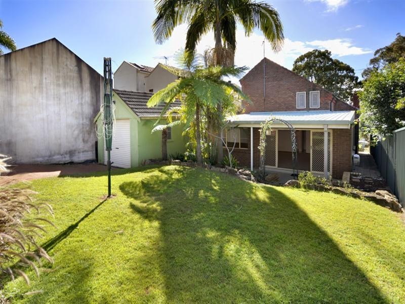 17 Carwar Avenue, Carss Park NSW 2221