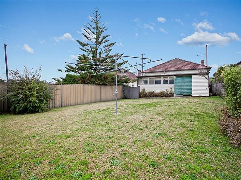4 George Street, Penshurst NSW 2222